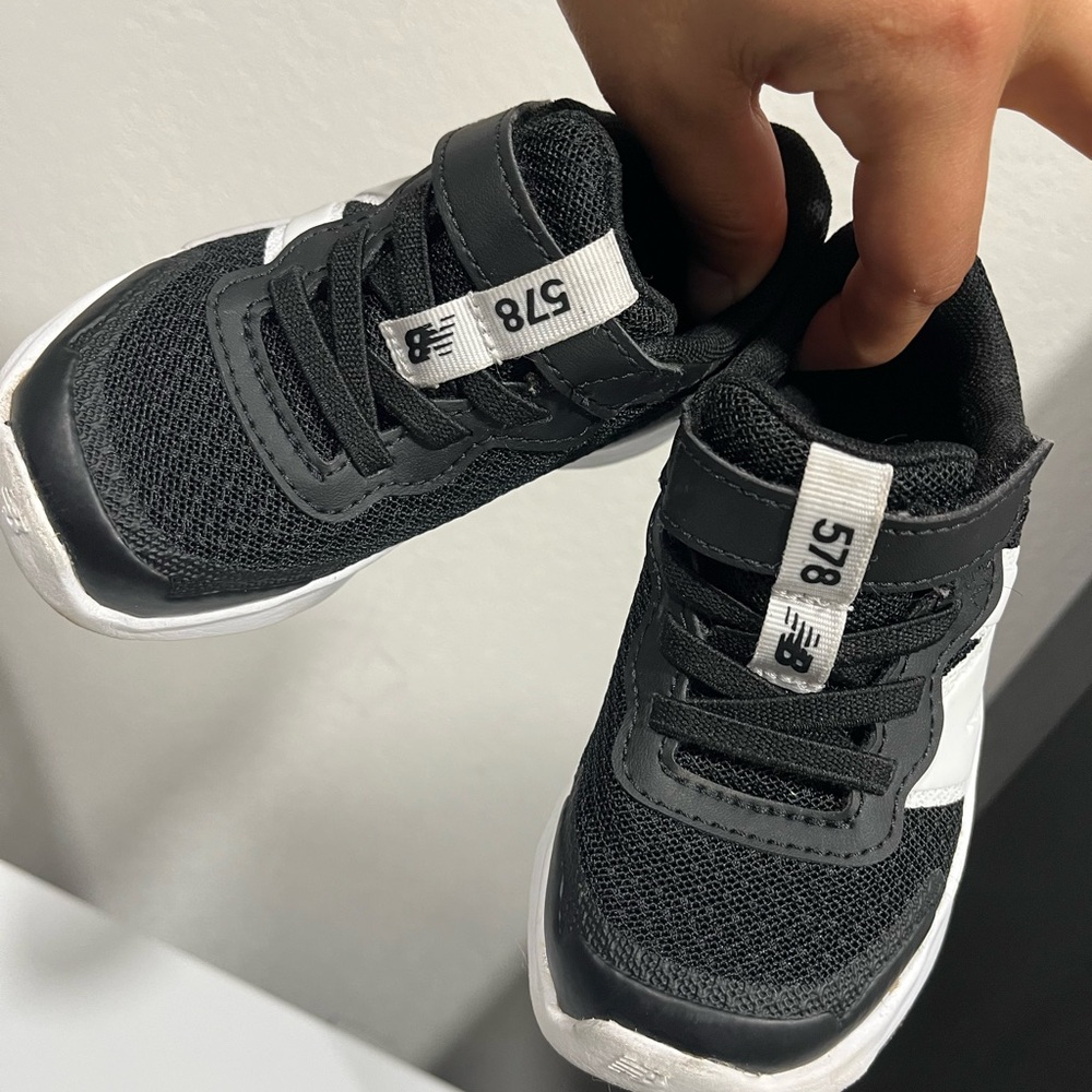 New Balance Kids Black and White Sneakers 578